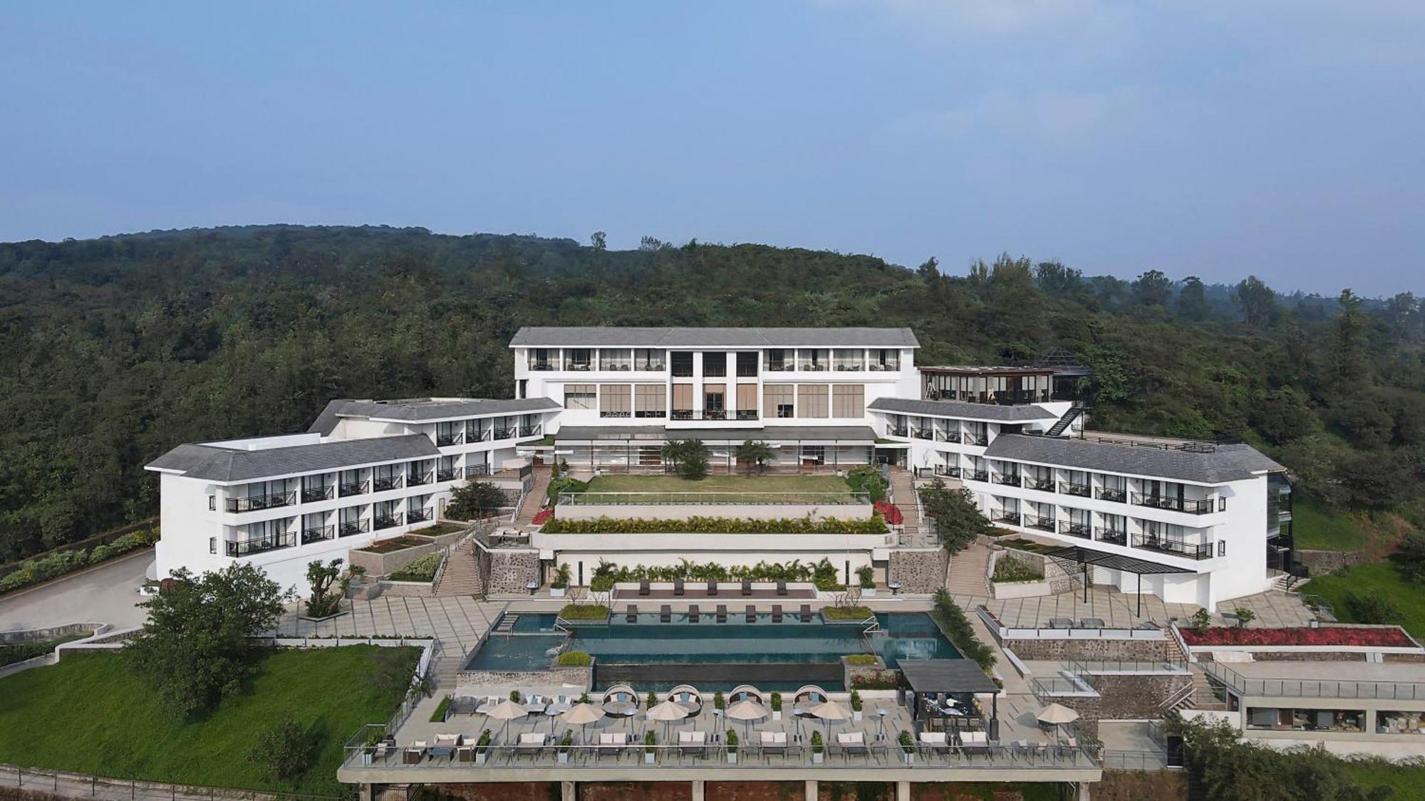 Courtyard By Marriott Mahabaleshwar Hotell Exteriör bild