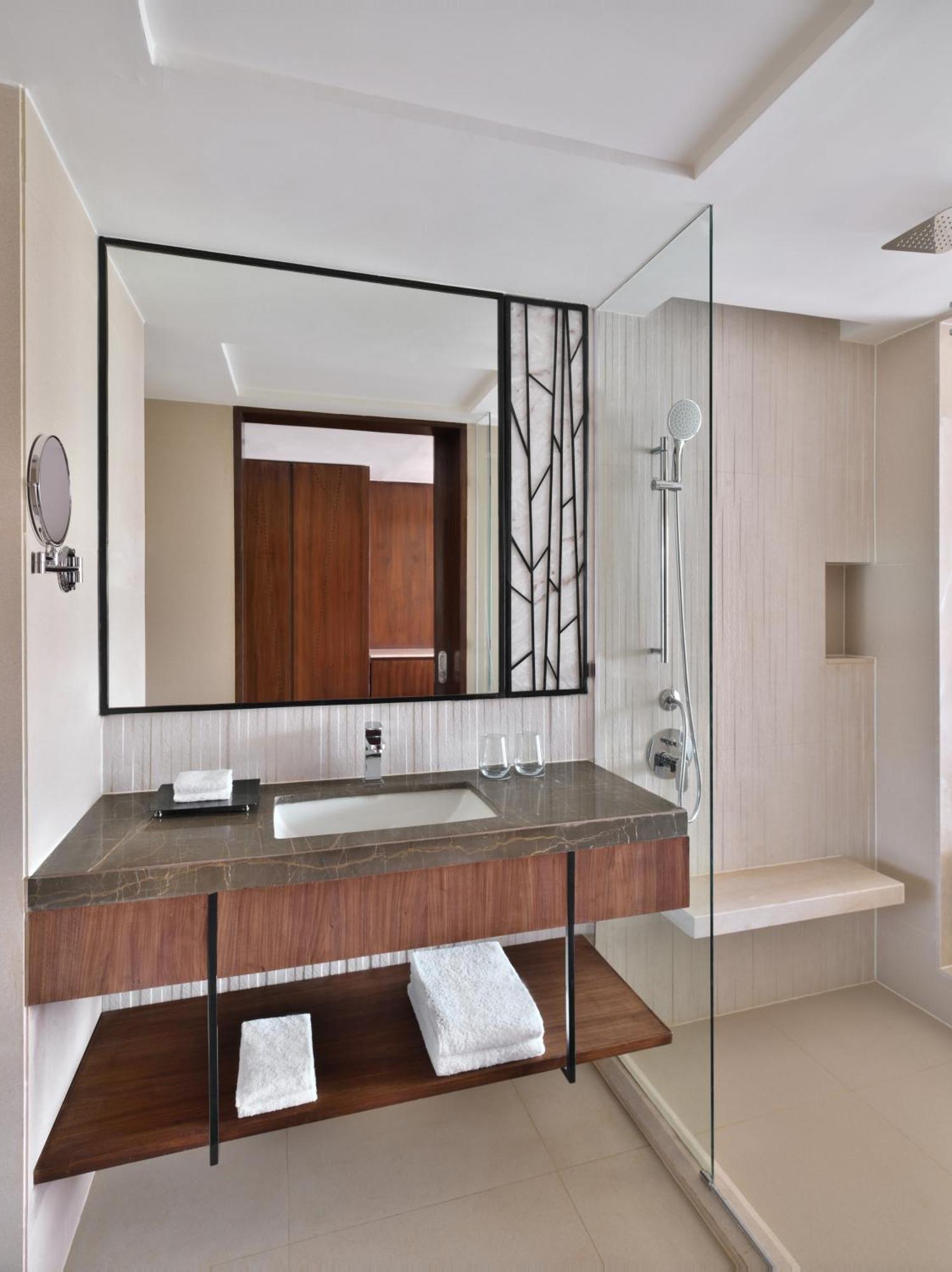 Courtyard By Marriott Mahabaleshwar Hotell Exteriör bild