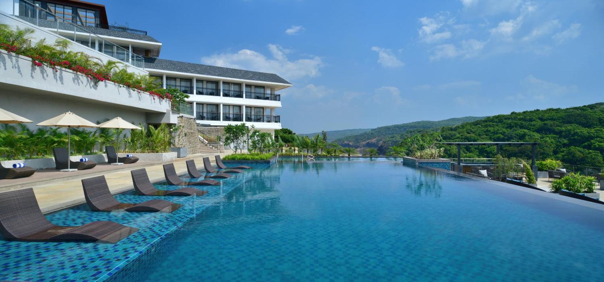 Courtyard By Marriott Mahabaleshwar Hotell Exteriör bild