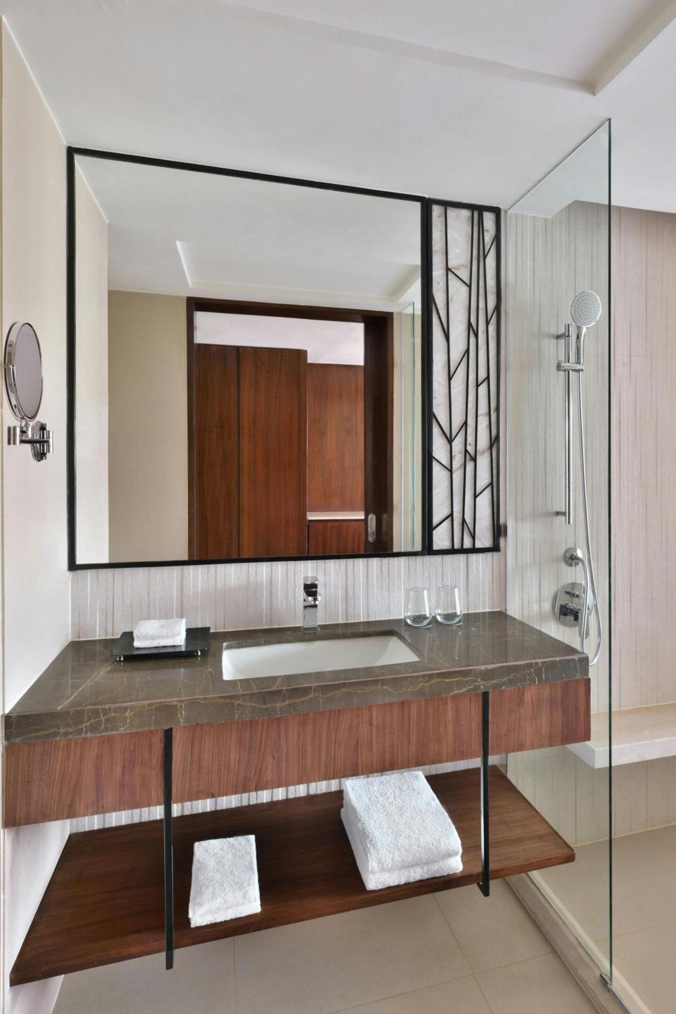 Courtyard By Marriott Mahabaleshwar Hotell Exteriör bild