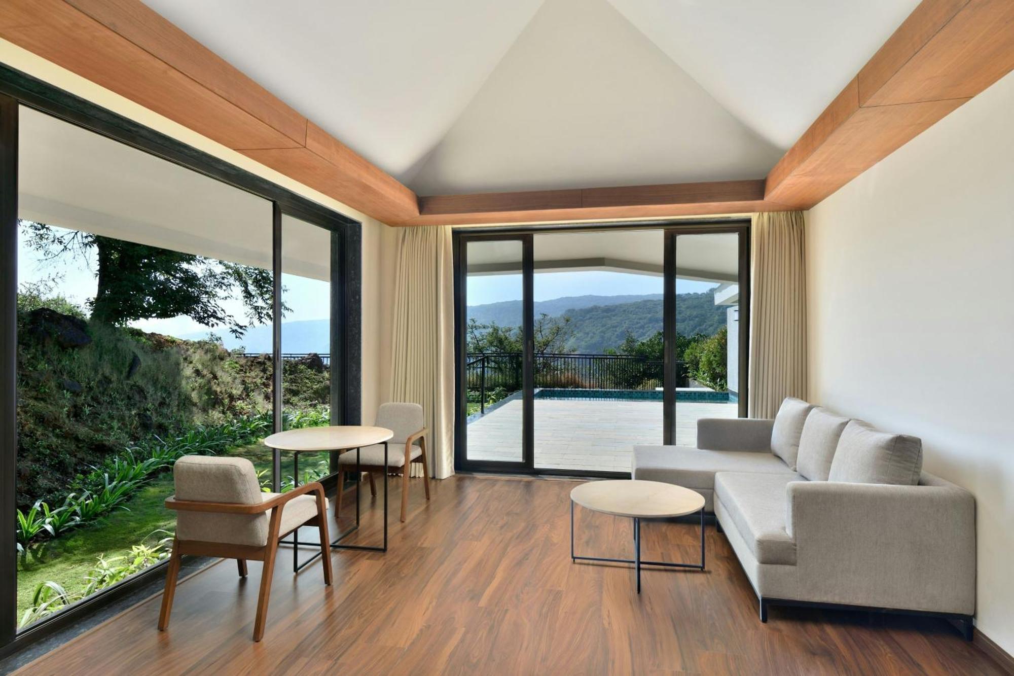 Courtyard By Marriott Mahabaleshwar Hotell Exteriör bild