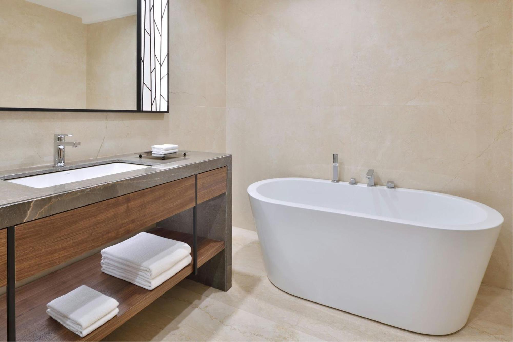 Courtyard By Marriott Mahabaleshwar Hotell Exteriör bild