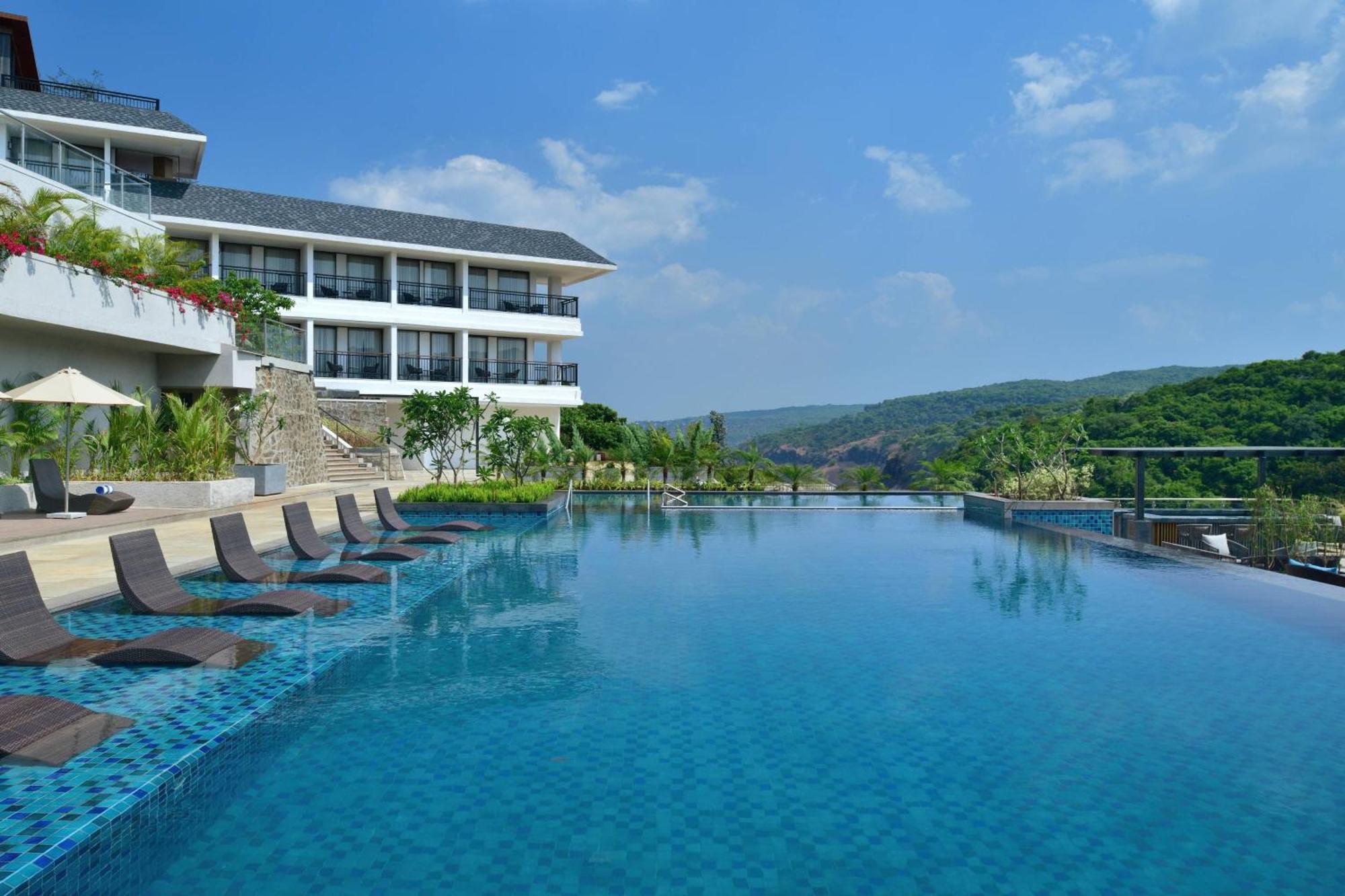 Courtyard By Marriott Mahabaleshwar Hotell Exteriör bild