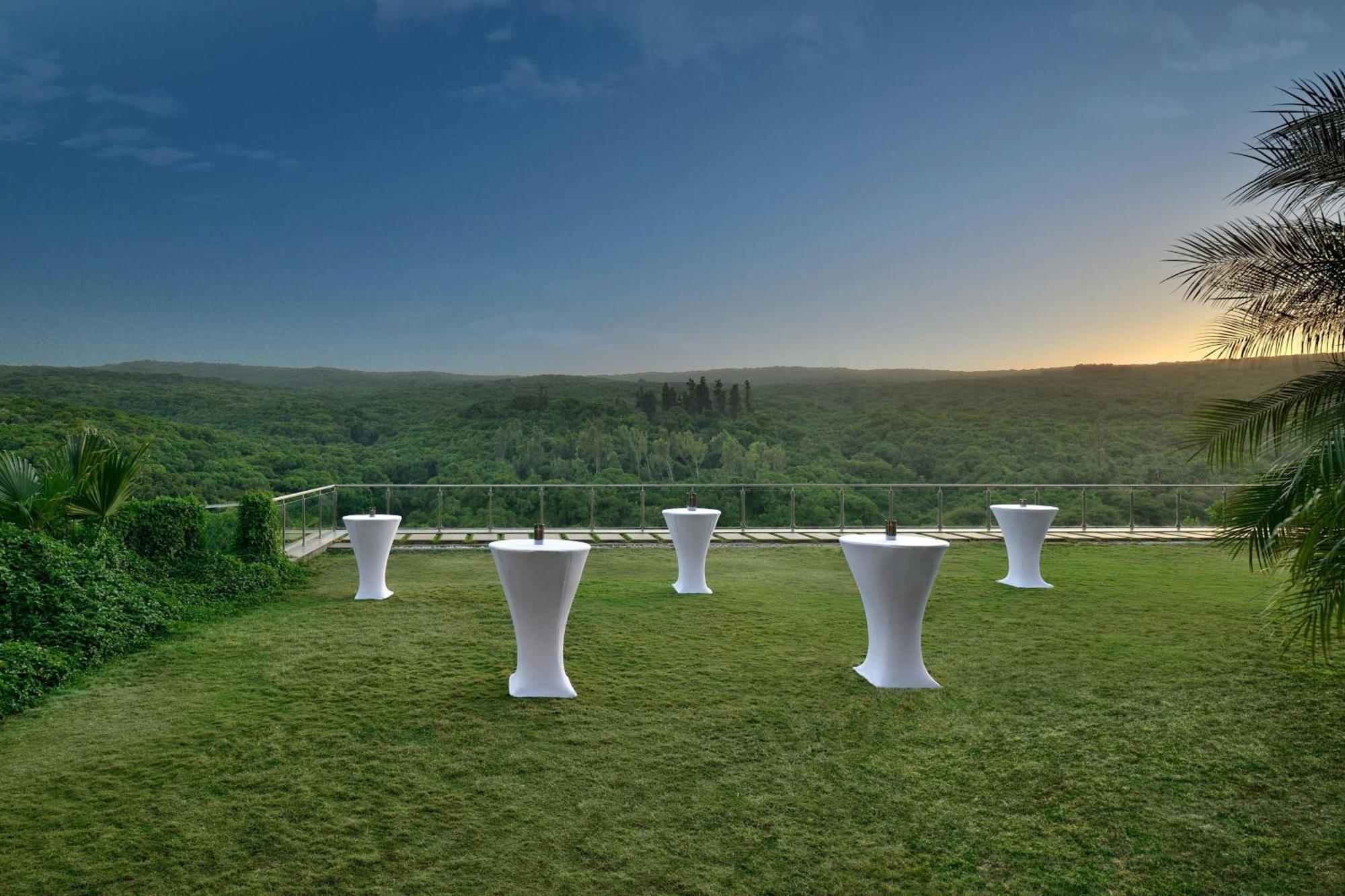 Courtyard By Marriott Mahabaleshwar Hotell Exteriör bild