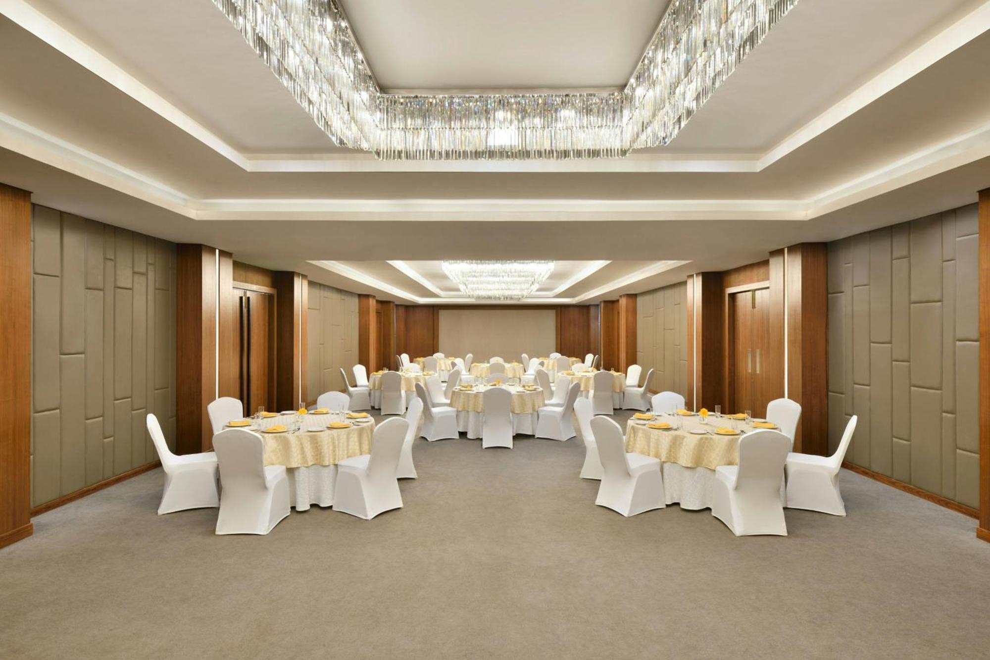 Courtyard By Marriott Mahabaleshwar Hotell Exteriör bild