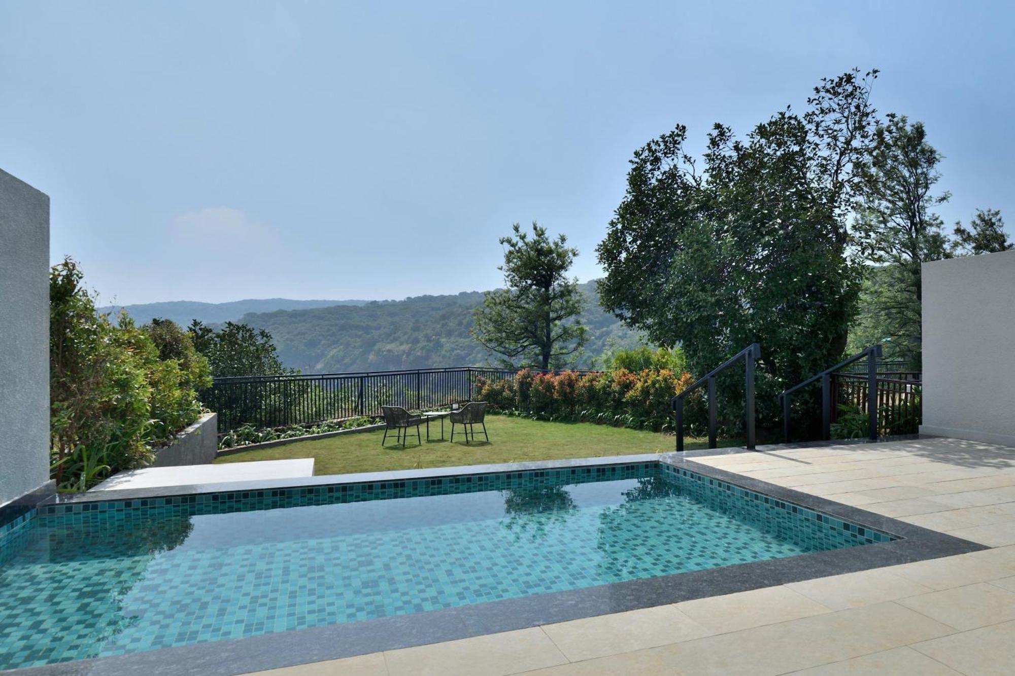 Courtyard By Marriott Mahabaleshwar Hotell Exteriör bild