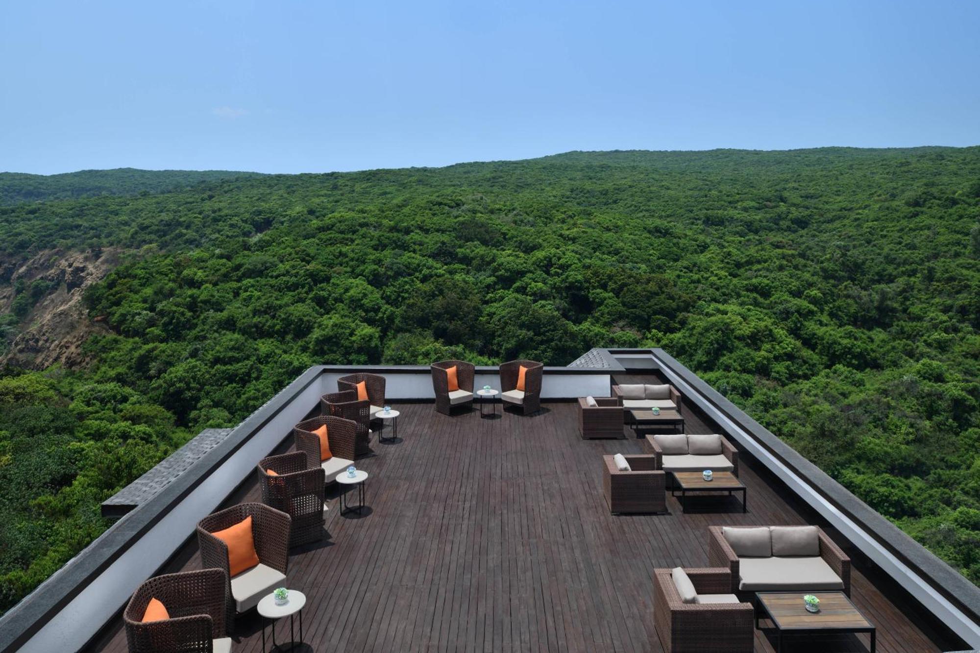 Courtyard By Marriott Mahabaleshwar Hotell Exteriör bild