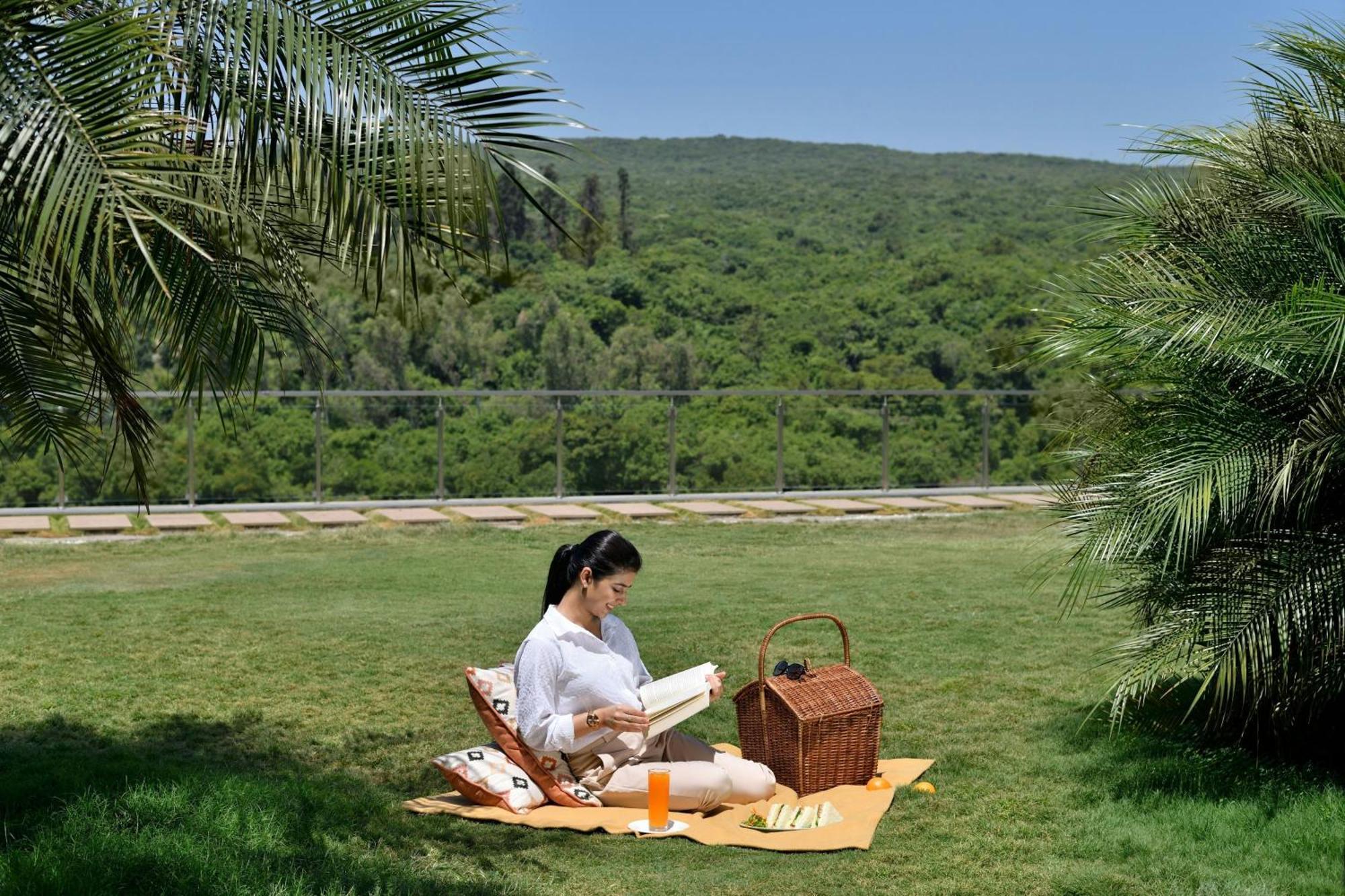 Courtyard By Marriott Mahabaleshwar Hotell Exteriör bild